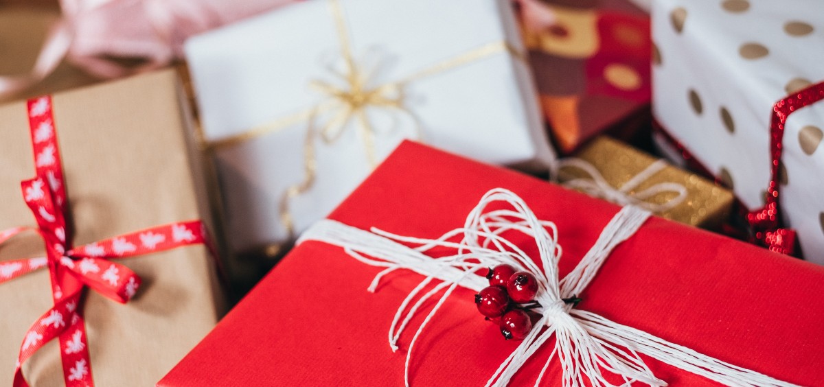 How to Buy Great Christmas Gifts for Your Employees without Worrying About the Additional Expense