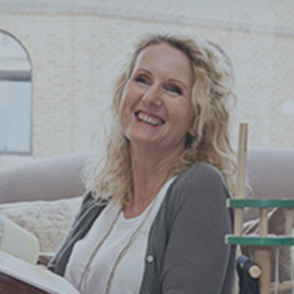 Mandie Davis – Les Puces Ltd